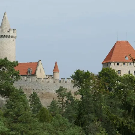 Hlucov - & Restaurace 3*