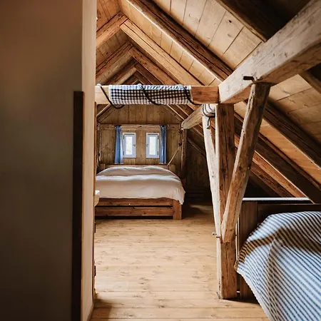 Hlucov - & Restaurace فندق مبيت وإفطار