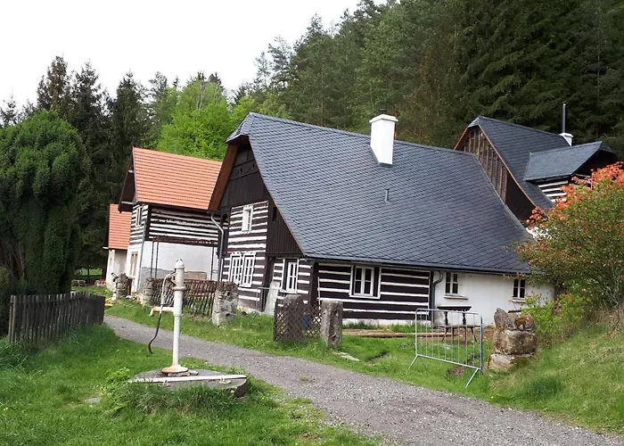 Hlucov - & Restaurace Bed & Breakfast 3*