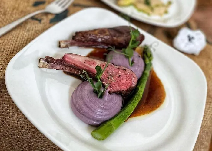 Hlucov - & Restaurace 3*