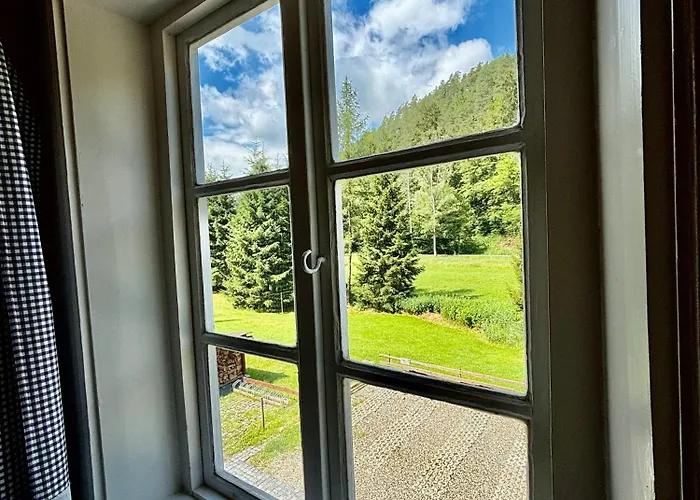 Hlucov - & Restaurace Bed & Breakfast 3*